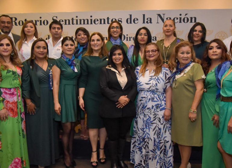 Asiste presidenta Norma Otilia Hernández a toma de protesta de Club Rotario Sentimientos de la Nación