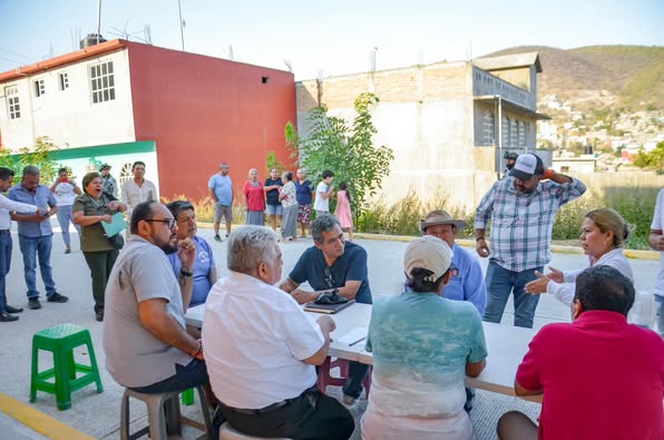 Presidente Gustavo Alarcón Herrera se reúne con vecinos del Amate Amarillo