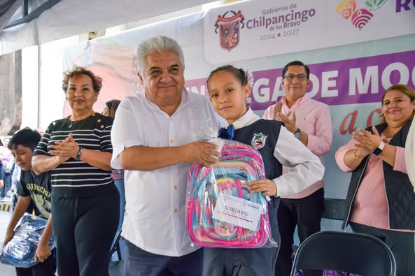 🎒📚 “Su generosidad y compromiso con la educación son evidentes”