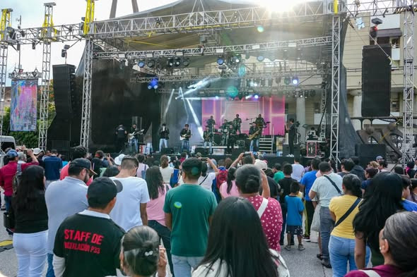 Tarde de música y convivencia en el Teatro del Pueblo