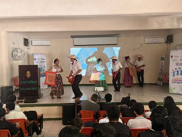 🎓✨ Juventud que aprende, crece y se fortalece